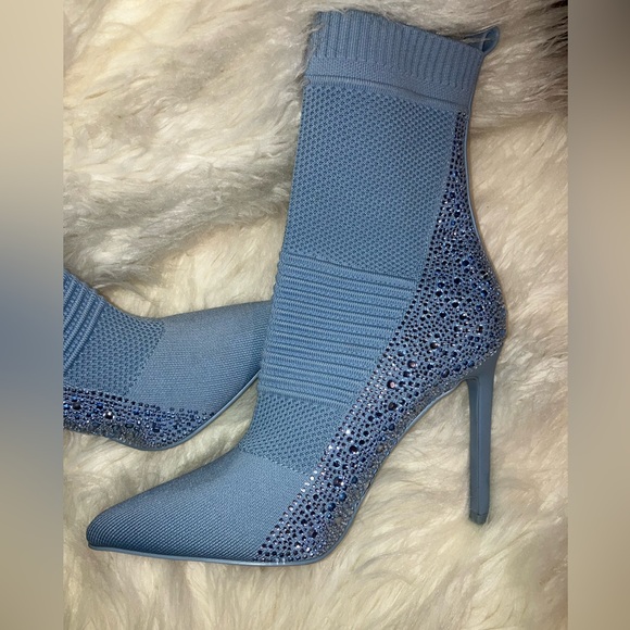 Steve Madden Maxwelle Ankle Boot Baby Blue NWOT - Picture 10 of 11